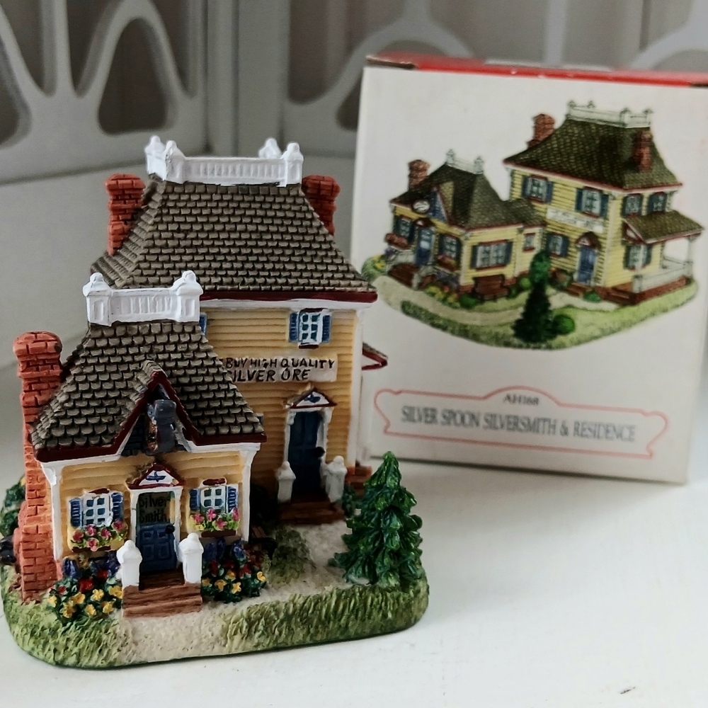Liberty Falls Collection Silver Spoon Silversmith & Residence Figurine Boxed